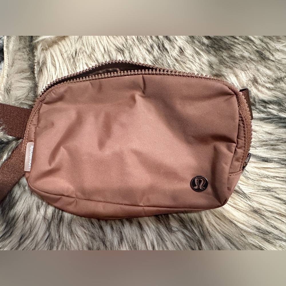 Lululemon Java everywhere belt bag